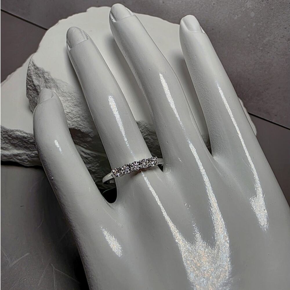 Size 8 Lab-Created Diamond 0.10ctw Half Eternity Ring 925 Silver - Picture 4 of 7